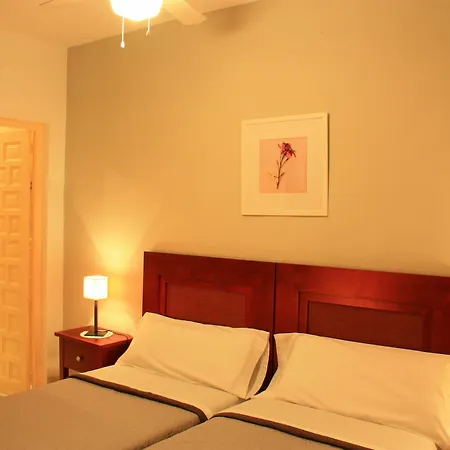 Toril Hotel 2*